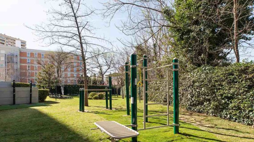 Residencia de estudiantes Yugo Galdós en Madrid gym exterior
