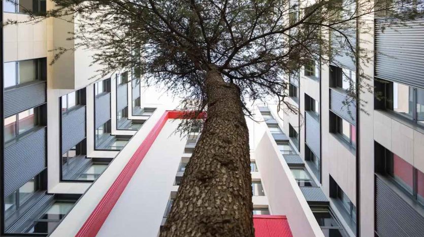 Residencia de estudiantes en Madrid Emilia Pardo Bazán entrada interior