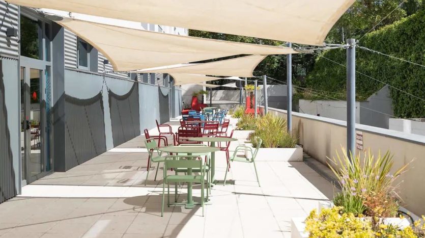 Residencia de estudiantes en Madrid Emilia Pardo Bazán terraza vertical